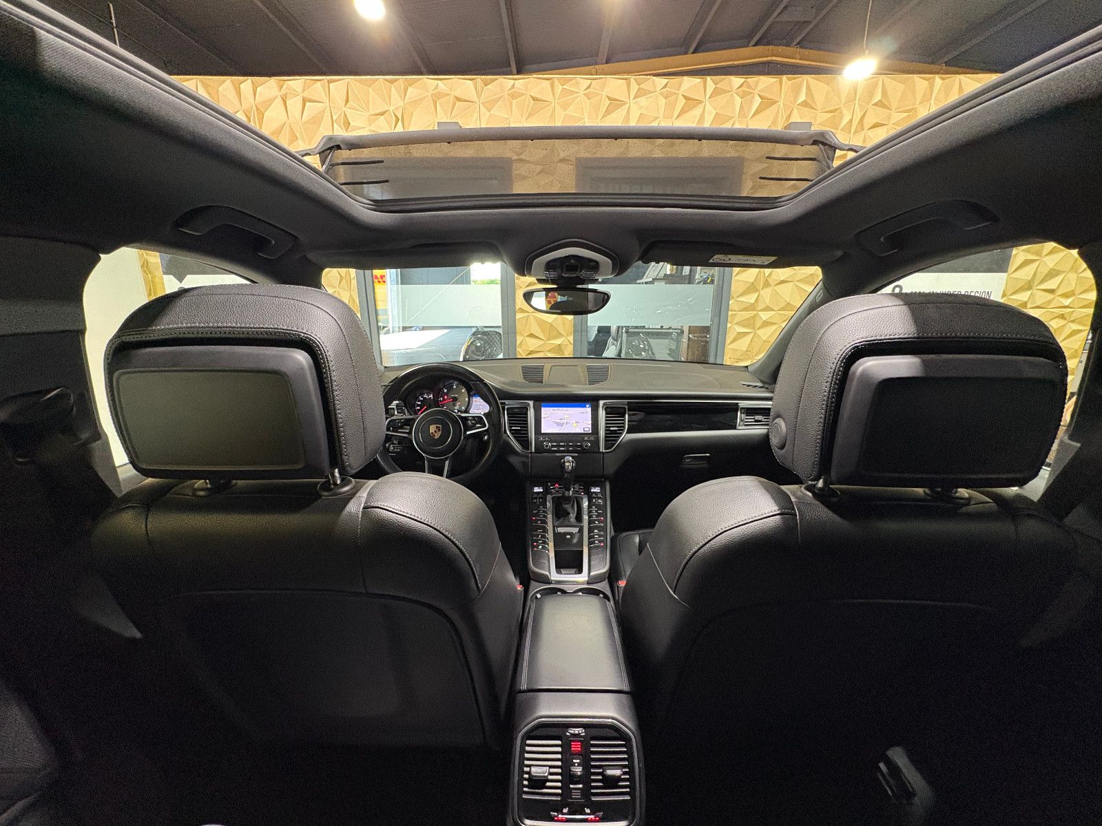 Fahrzeugabbildung Porsche Macan S Diesel/PANO/APPLE/NAVI/PDC/TEMPOMAT/SHZ
