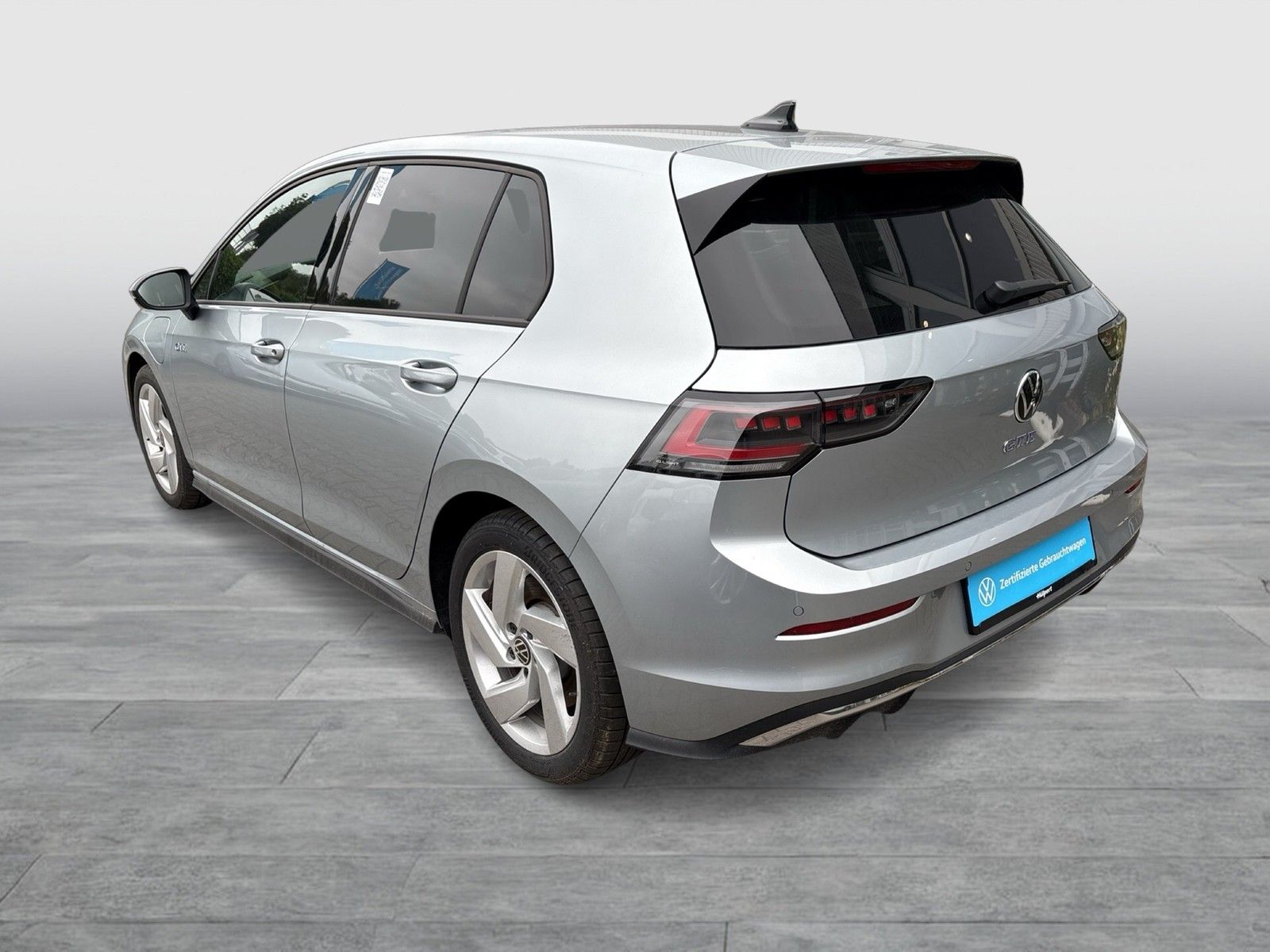 Volkswagen Golf VIII 1.5 HYBRID GTE CAM ACC LM17 MATRIX NAV foto 4