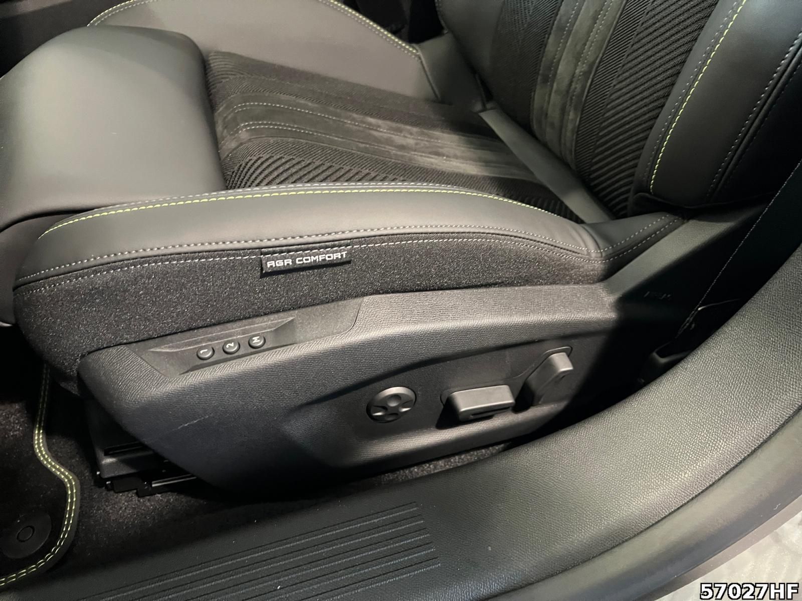 Fahrzeugabbildung Peugeot 308 SW GT HYBRID 145 e-DSC6