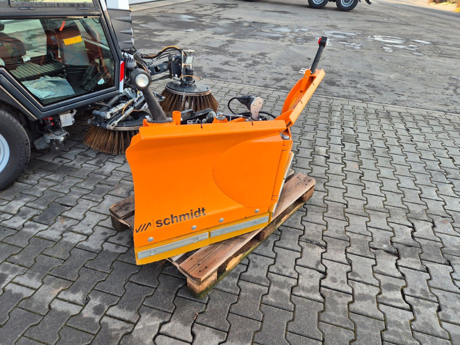 Fahrzeugabbildung Schmidt Swingo Compact 200+ Winterdienst Klima