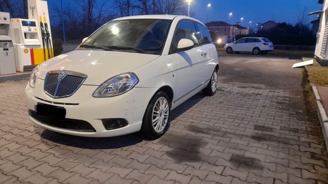 Lancia Ypsilon 1.2 69 CV 5 porte S&S Silver