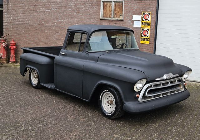 Chevrolet 1957 Chevrolert 3100 Apache V8 Stepside shortbed