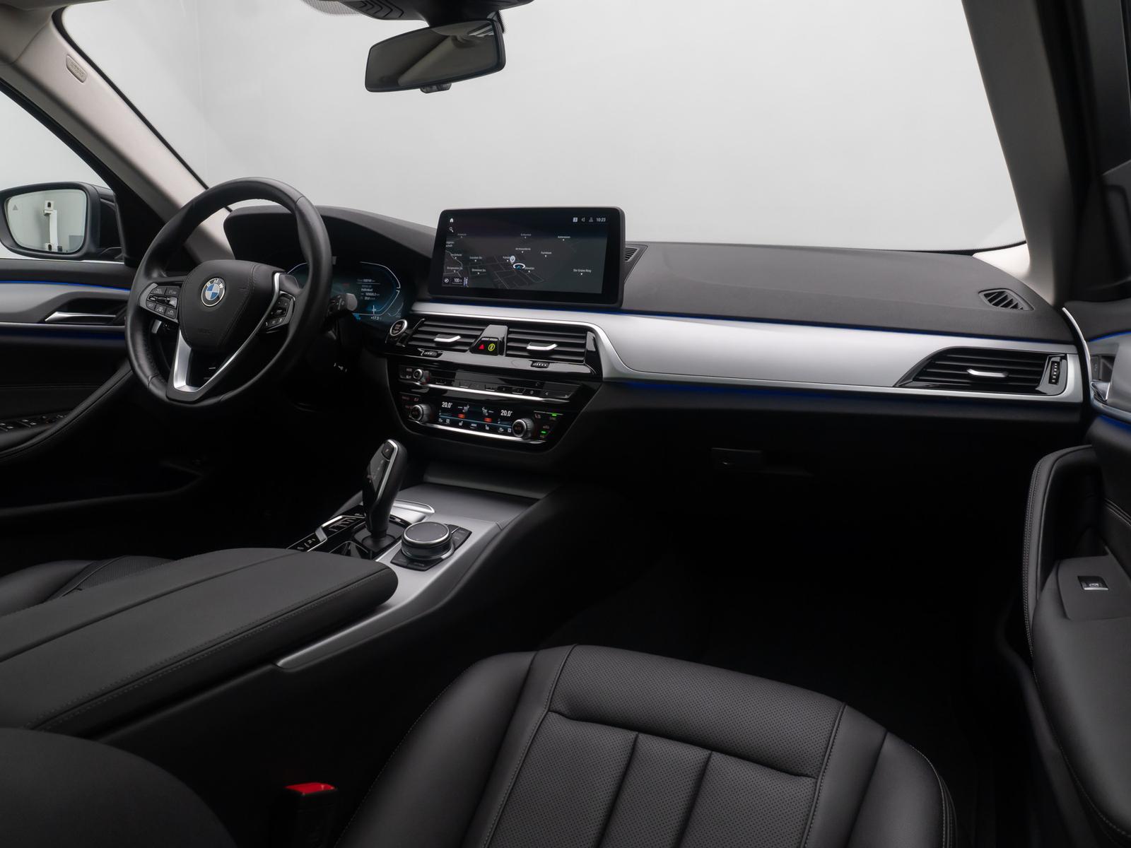 BMW 520d ACC 360°HUD DAB Panorama 4xKlima Komfort