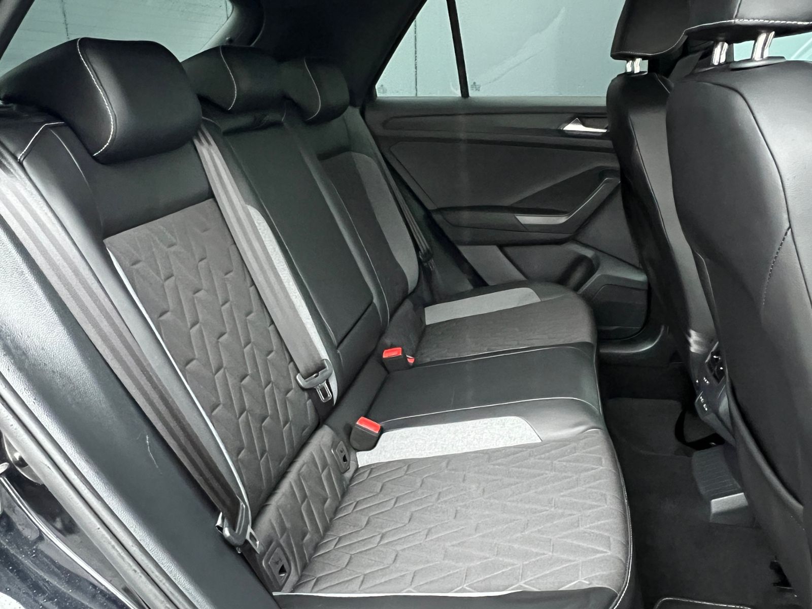 Fahrzeugabbildung Volkswagen T-Roc GOAL 2.0 TDI DSG *AHK, LED, PlusPaket, 18"