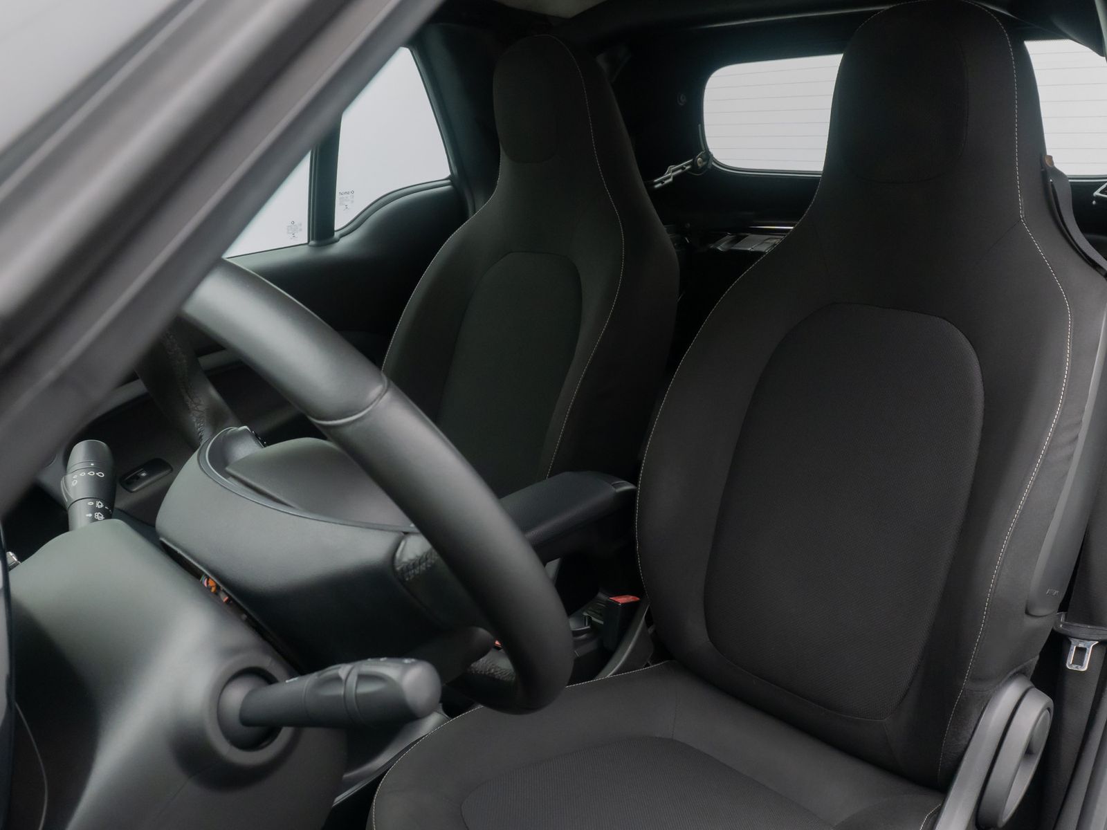 Fahrzeugabbildung Smart ForTwo Cabrio Tempomat Navi JBL Sitzhzng KlimaAT