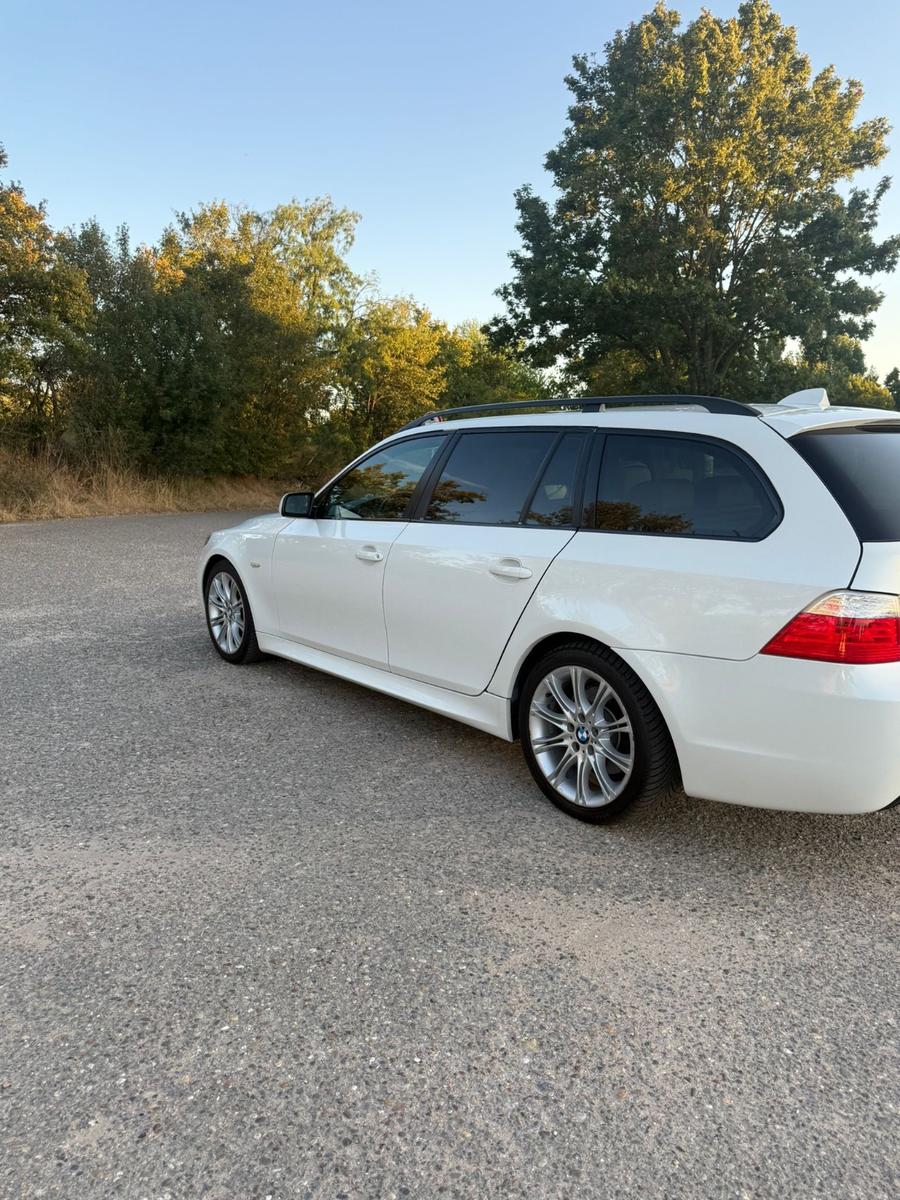 BMW 530d xDrive touring Edition Exclusive Editio...