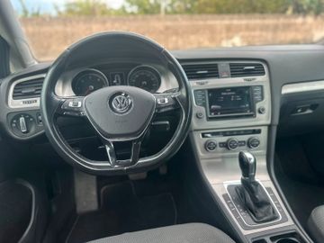 Volkswagen Golf - 6
