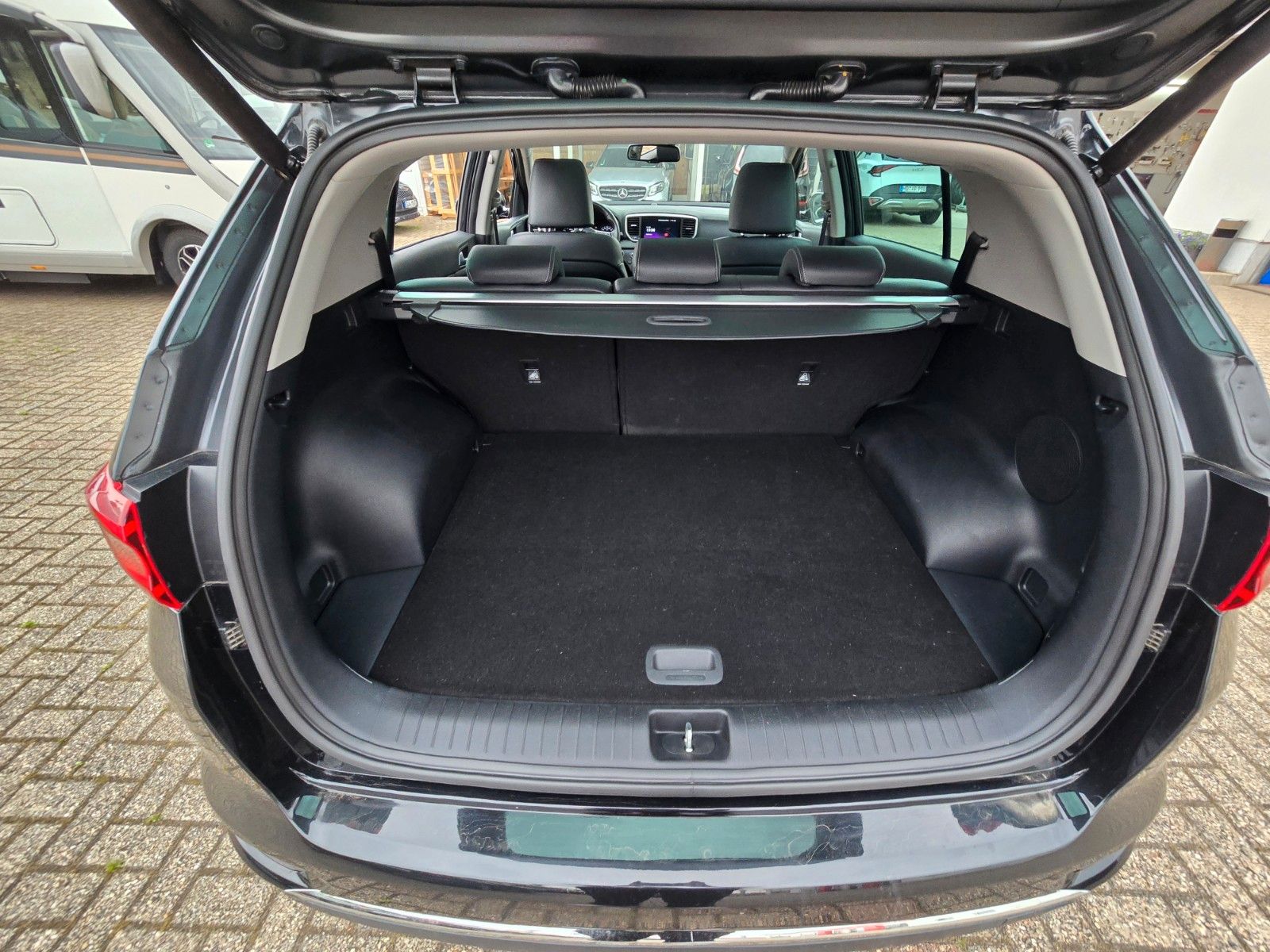Fahrzeugabbildung Kia Sportage 1.6 T-GDI DCT 2WD Spirit