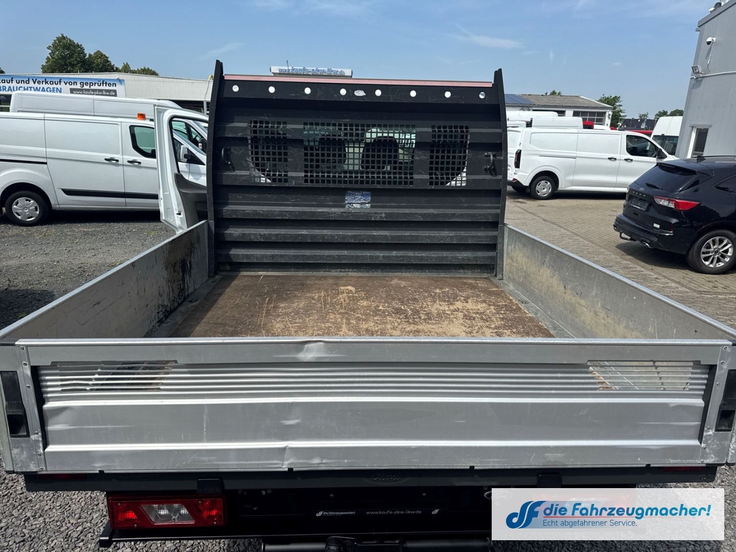 Fahrzeugabbildung Ford Transit Pritsche 310 L2 Doppelkabine Basis 2.0 T