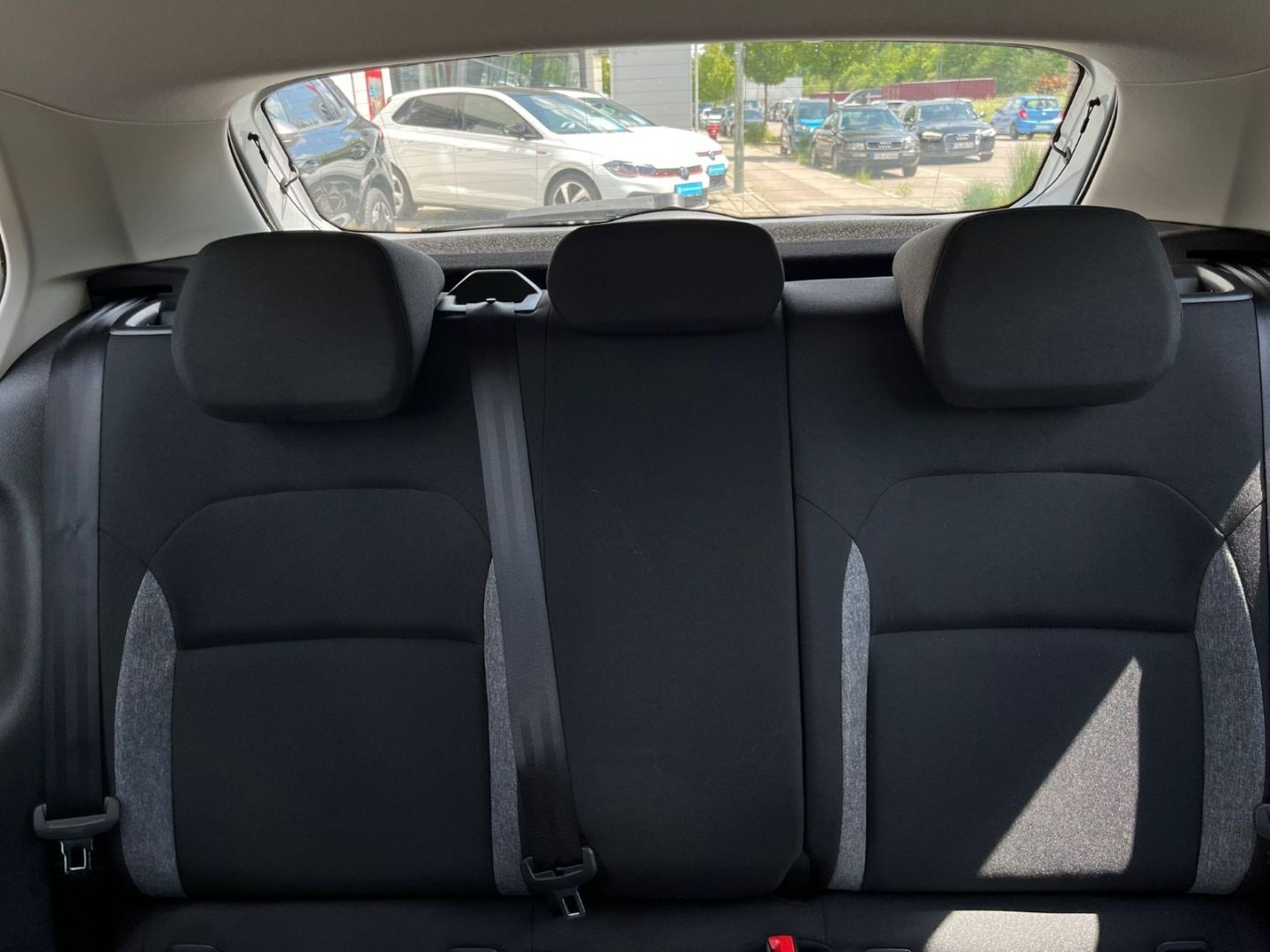Fabia Essence 1.0 SHZG*Klima*PDC*LED*4-Türen