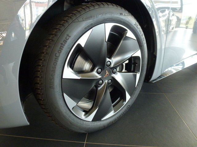 Fahrzeugabbildung CUPRA Born 77 kWh (231 PS) + NAVI + SHZ