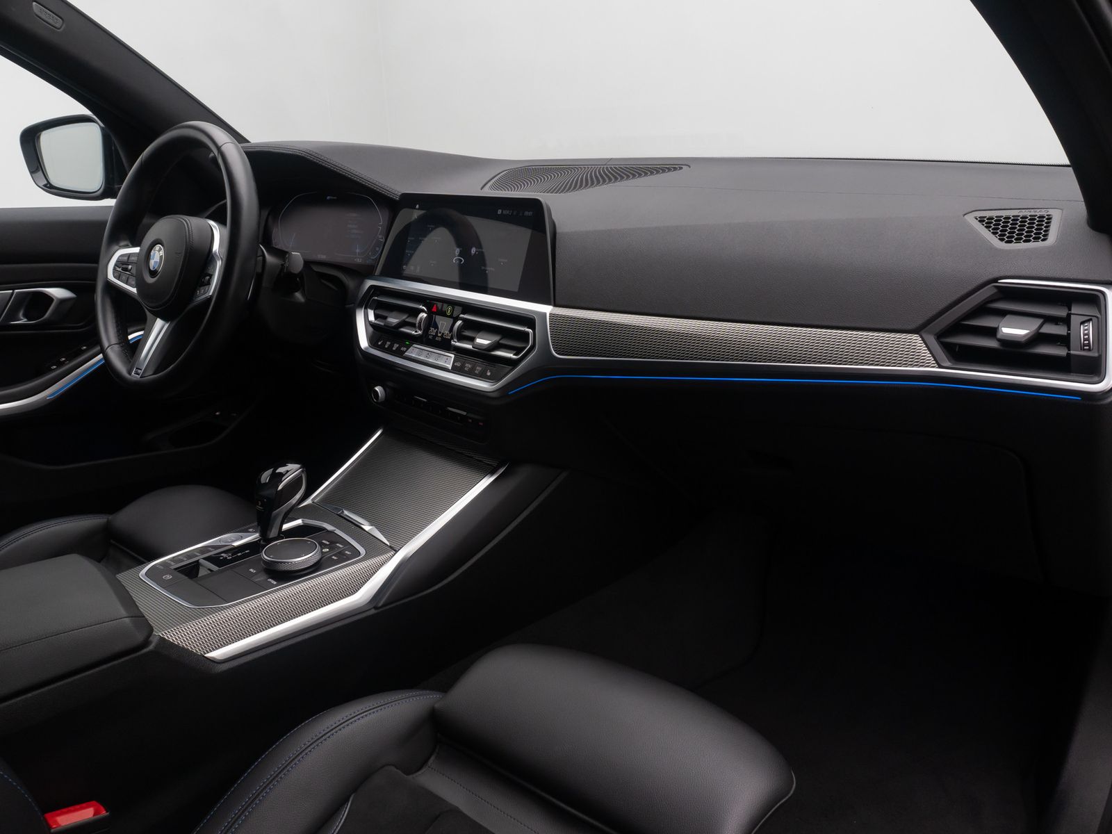 Fahrzeugabbildung BMW 330e xD M Sport DAB Laser Alarm Komfort 19Zoll