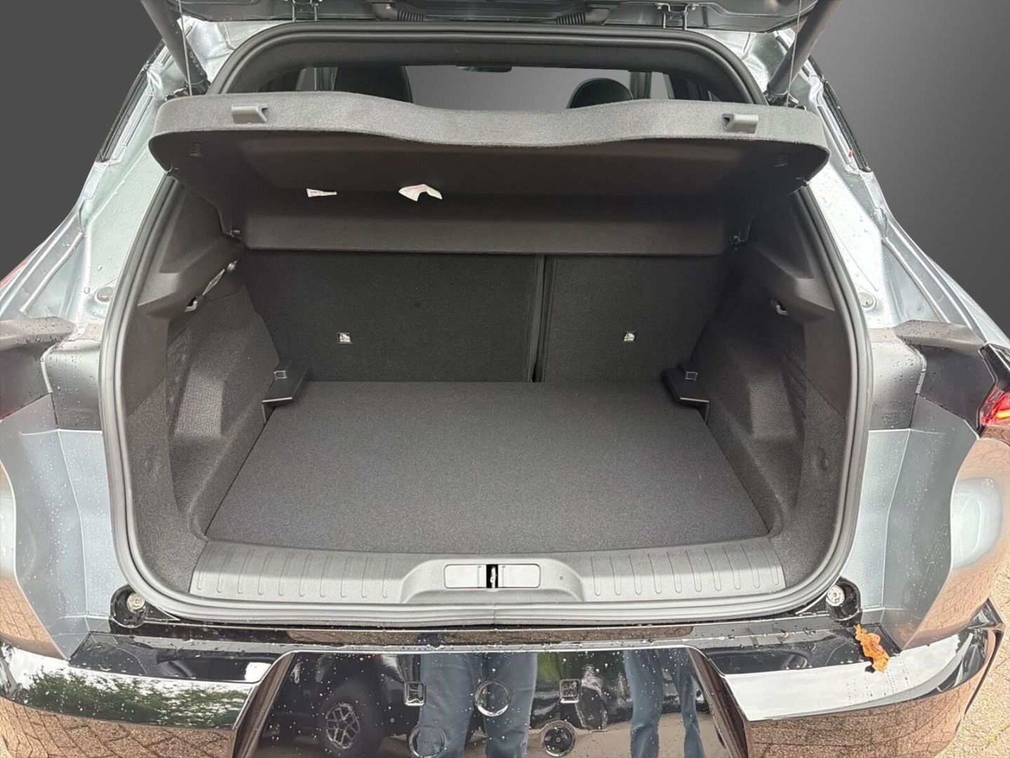 Fahrzeugabbildung Alfa Romeo Junior Ibrida Sport Speciale 1,2 VGT 107kW MY26