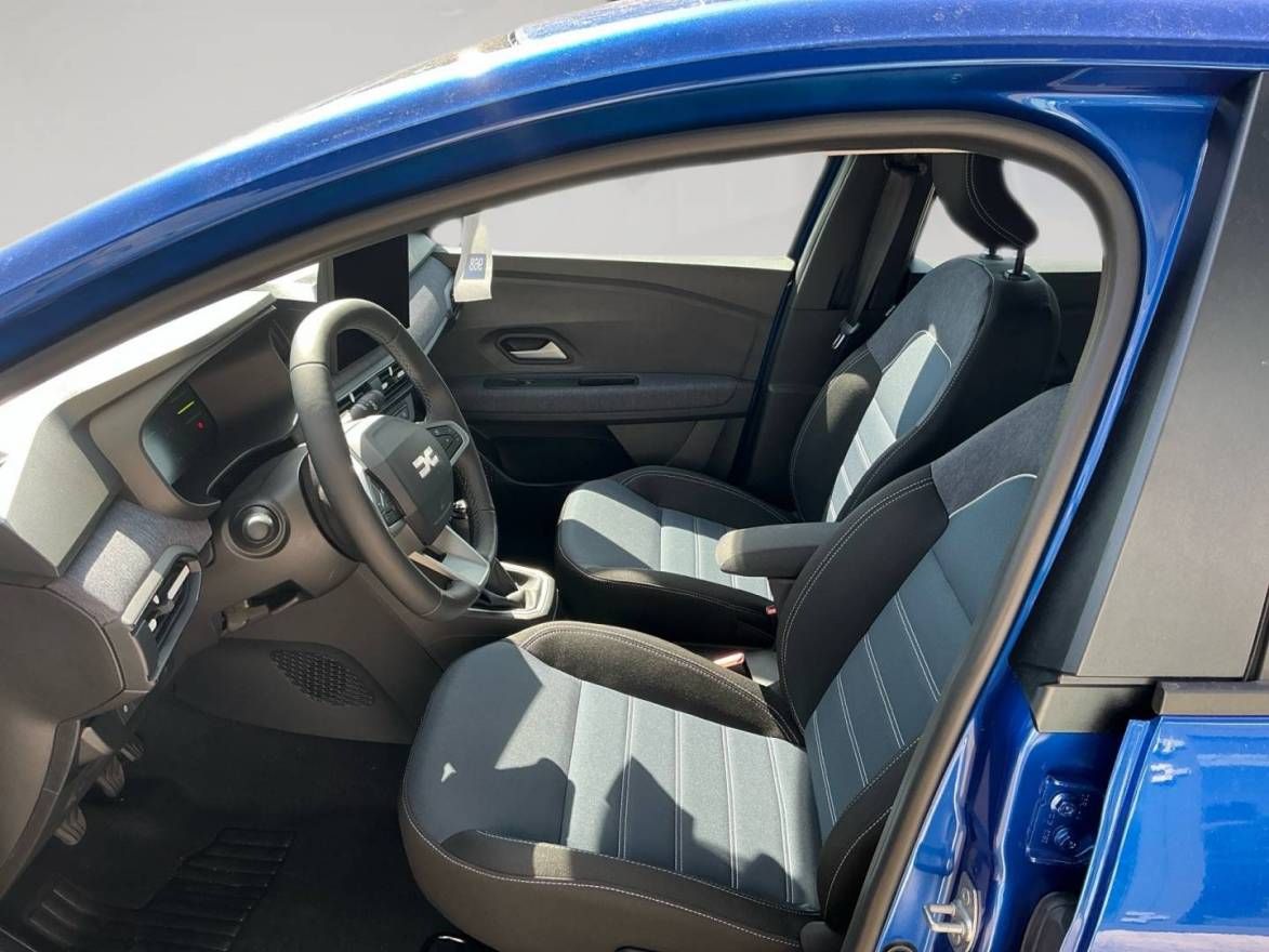 Fahrzeugabbildung Dacia Sandero Journey TCe 100