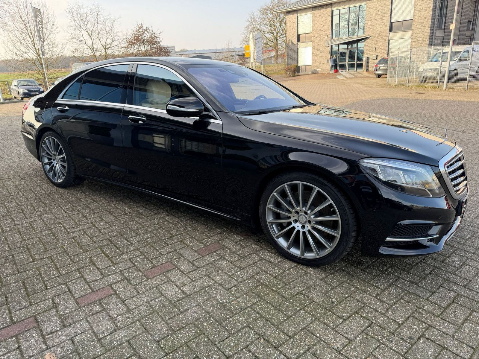 Mercedes-Benz S 500 S Limousine Plug-in Hybrid / e L, Fond-TV foto 3