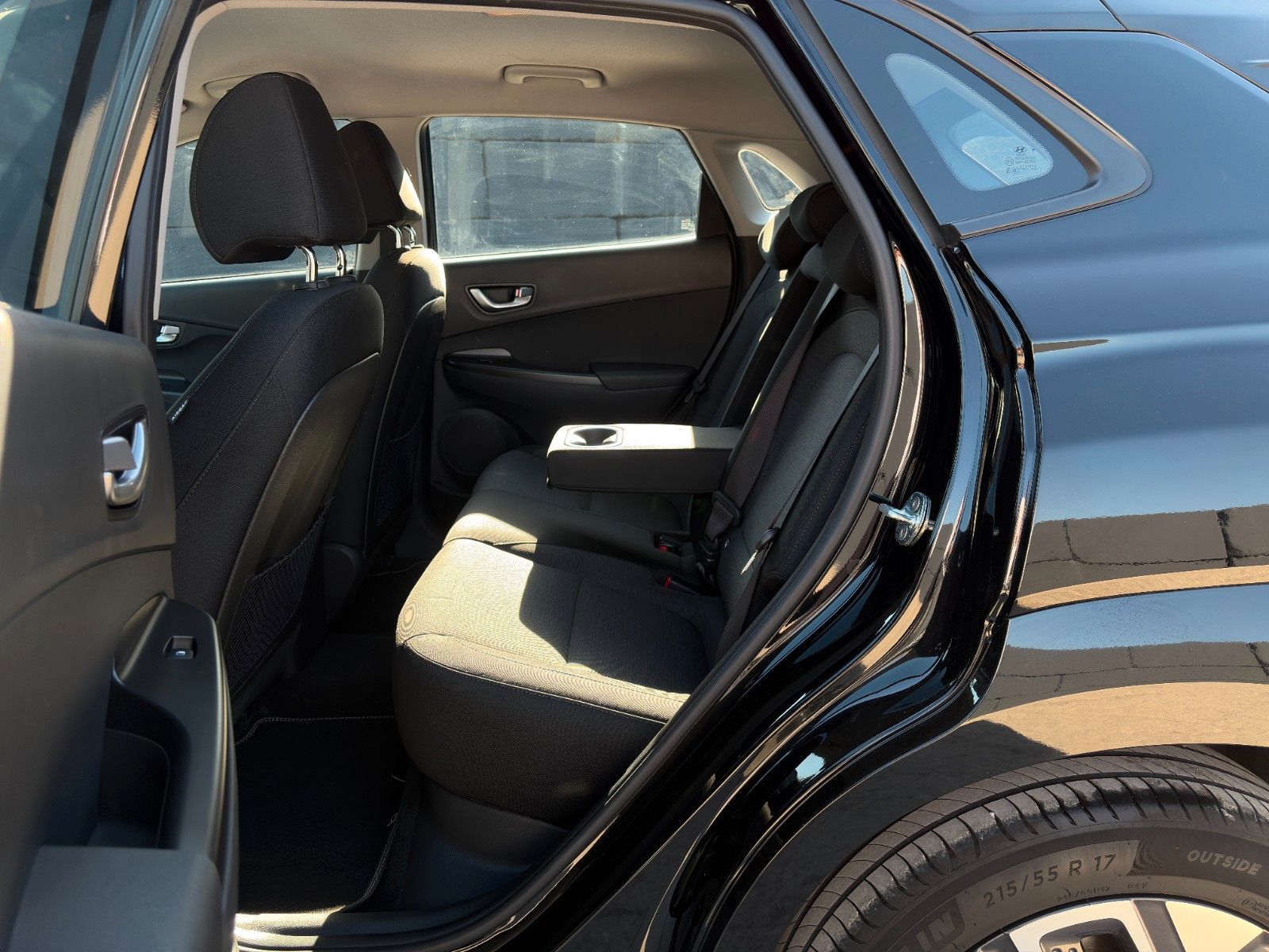Fahrzeugabbildung Hyundai KONA E Select SHZ LHZ LKA LFA ACC CarPlay Navi