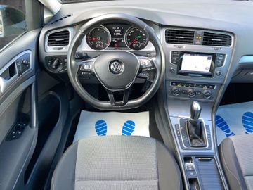 Volkswagen Golf VII Lim. 1.6 TDI DSG*NAVI*PARKPILOT*SHZ*