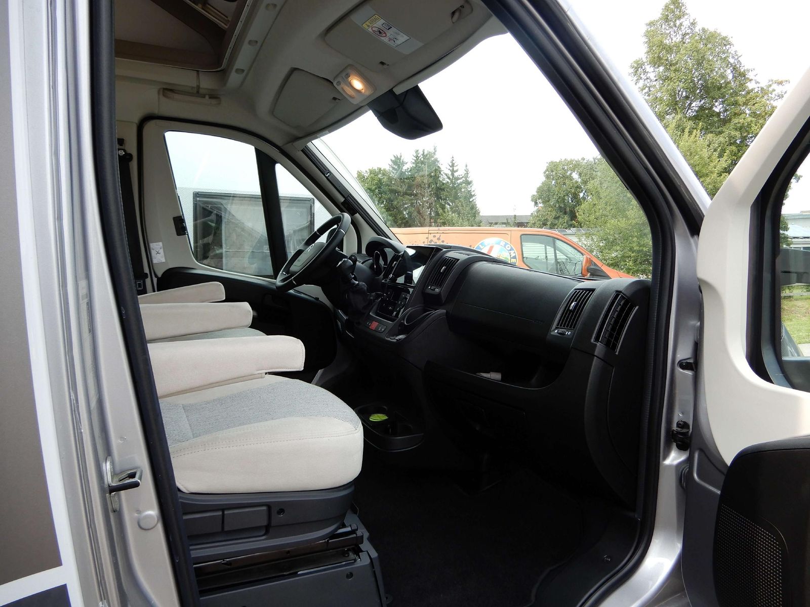 Fahrzeugabbildung Carado CAPRON T338+