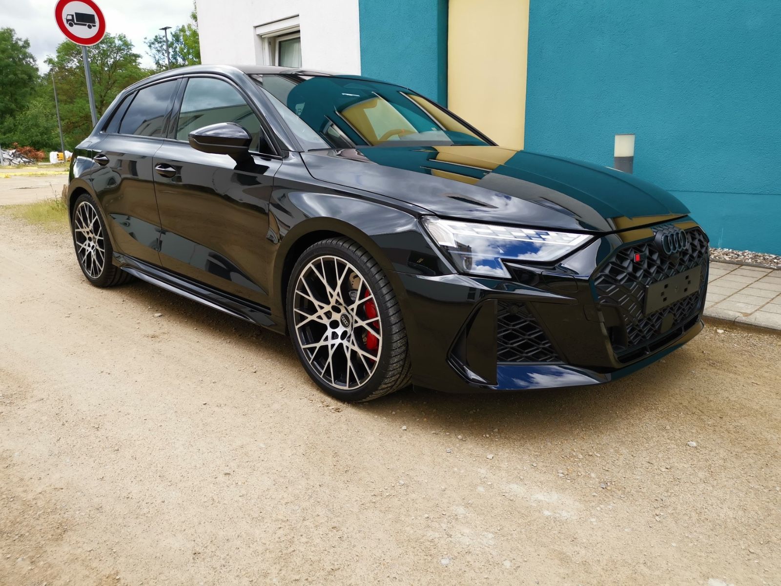 Audi RS3 Sportback*5GAR*RS-SCHALENSITZE*DESG.ROT*VOLL