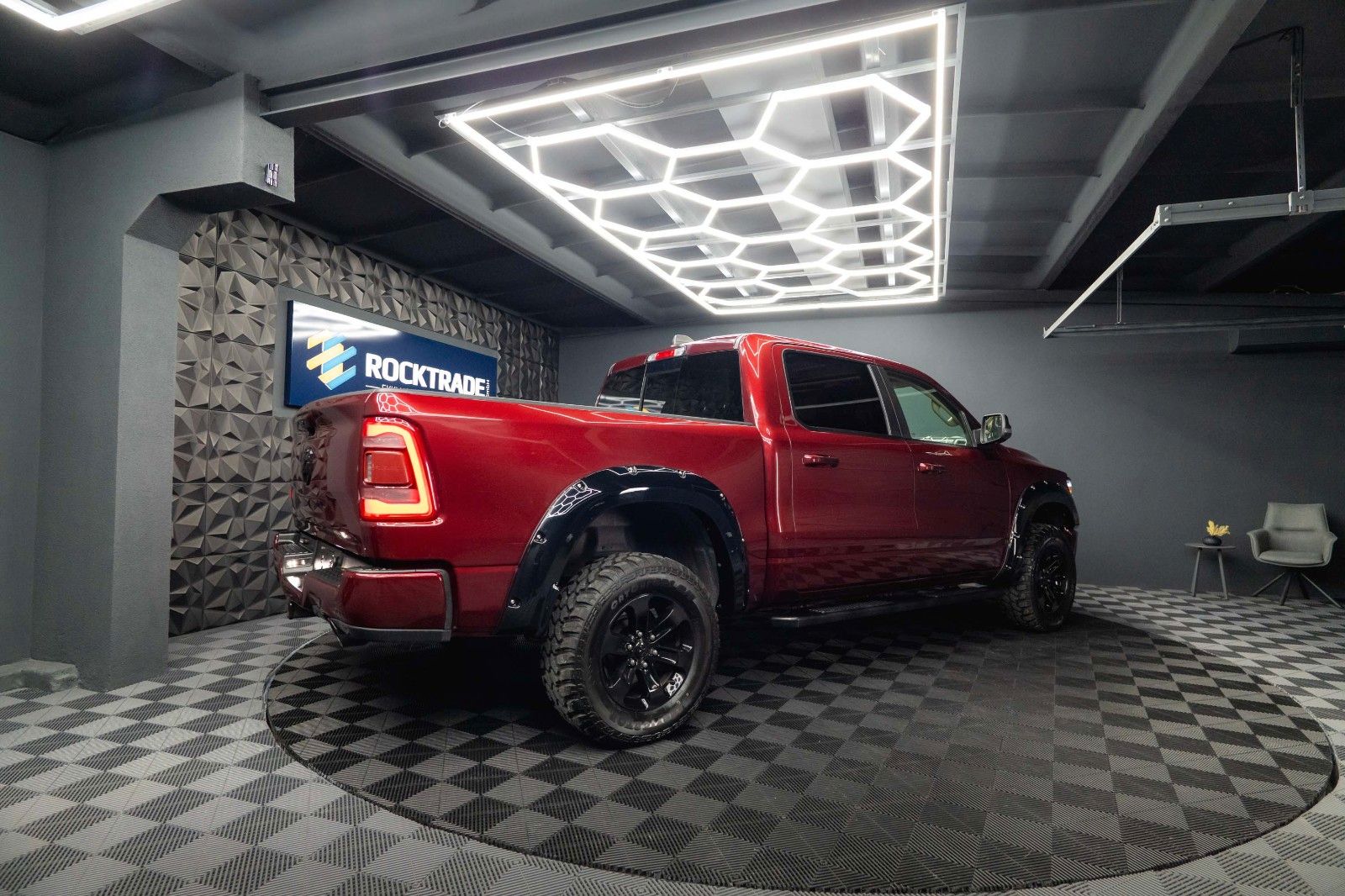 Fahrzeugabbildung Dodge RAM 5.7 V8 HEMI 4x4 NIGHT LARAMIE *Unfallfrei*