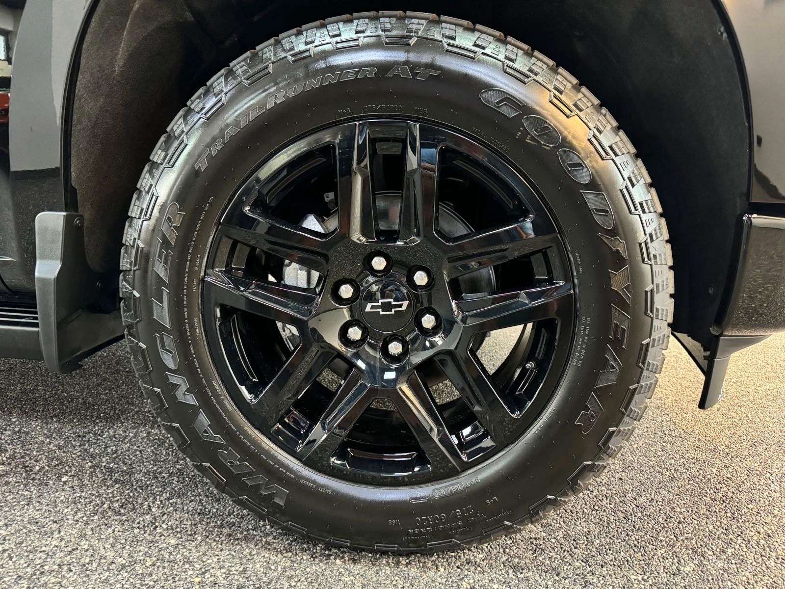 Fahrzeugabbildung Chevrolet 2026 SILVERADO MIDNIGHT DURAMAX DIESEL 4x4 HC