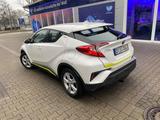 Toyota C-HR 1.8-l-VVTi Hybrid Flow Flow - Toyota C-HR Unfallwagen
