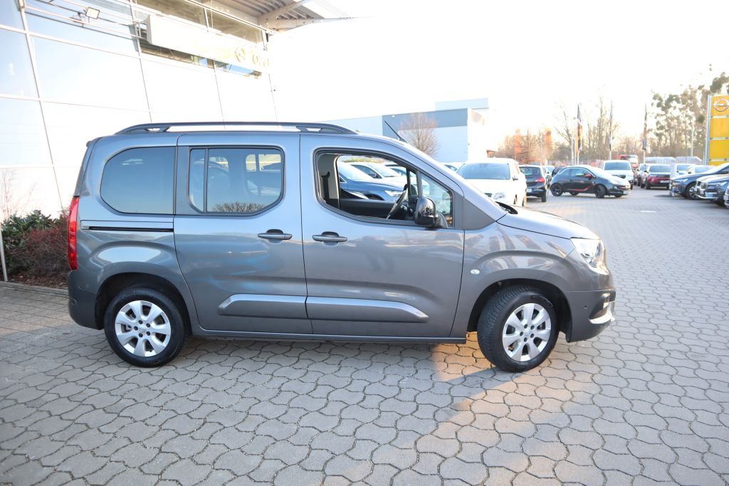 Fahrzeugabbildung Opel Combo Life 1.2 Turbo Aut. Ultimate+Navi+Panorama