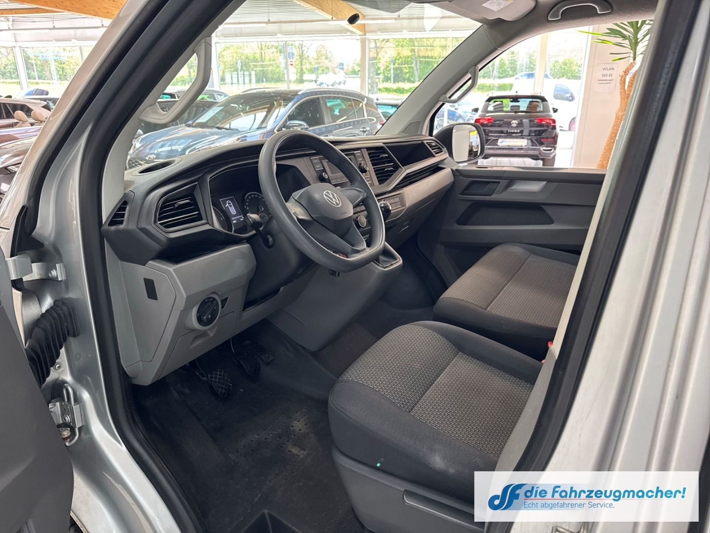 Fahrzeugabbildung Volkswagen Transporter T6.1 Kasten AHK DAB 2x Schiebetür 15