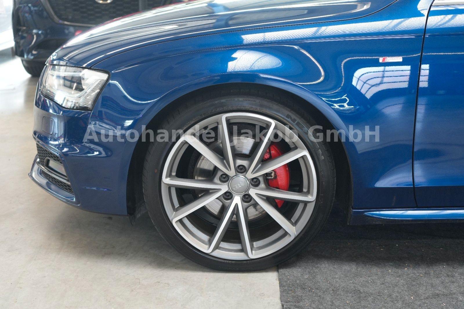 Audi A4 / Quattro / 3x S-LIne / Audi Exclusive / TOP!