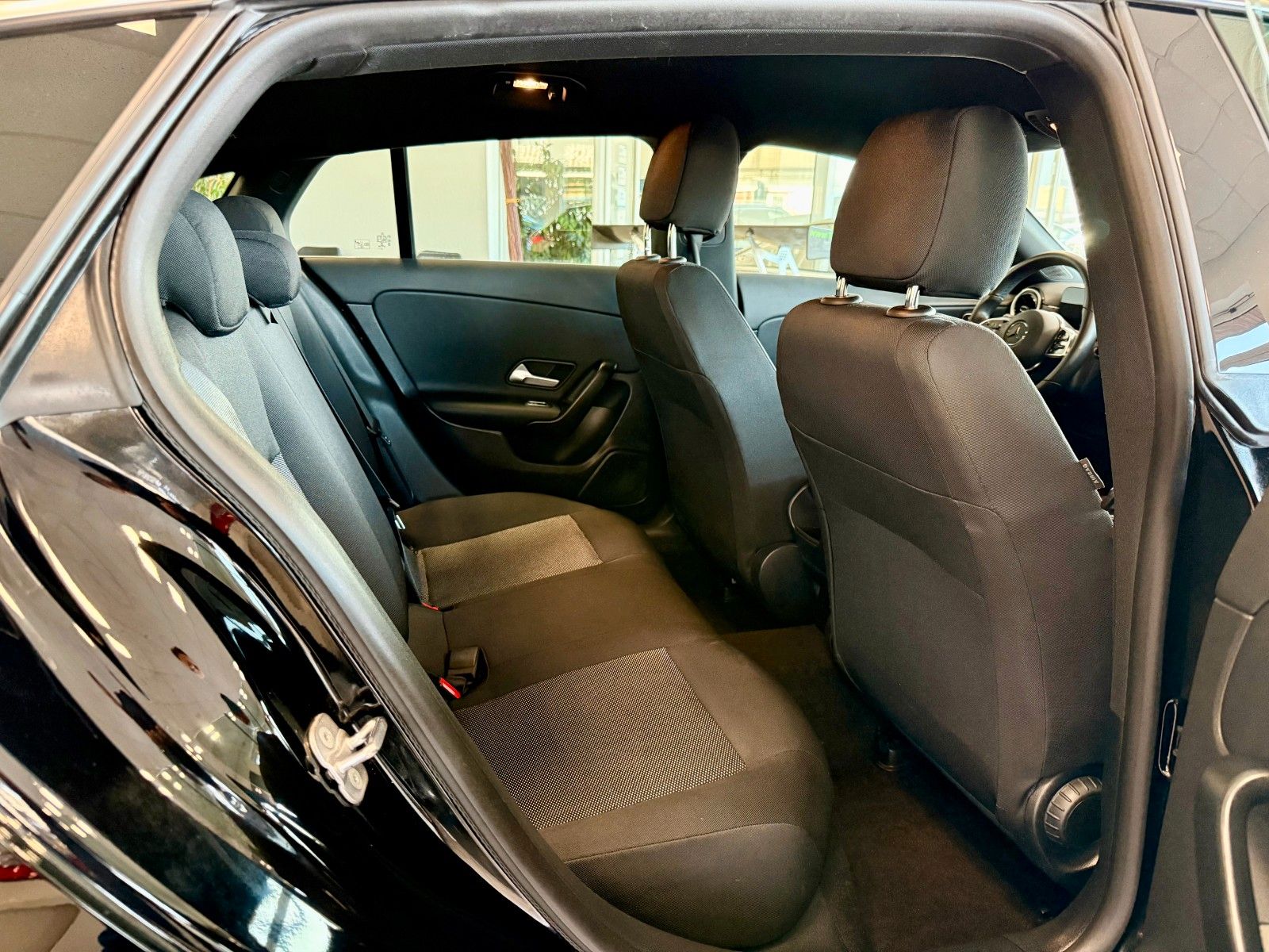 Fahrzeugabbildung Mercedes-Benz CLA 180d Shooting Brake