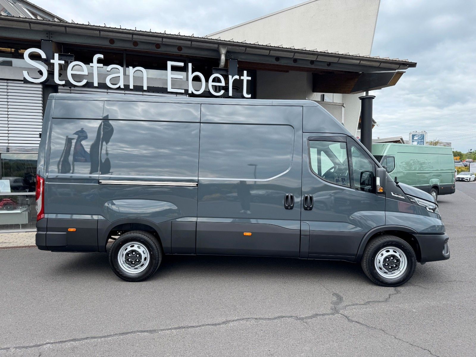Fahrzeugabbildung Iveco Daily 35S18 HA8 *R3.520mm*Automatik*Kamera*ACC*