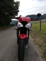 Triumph Speed Triple S 1050 - TRIUMPH STREETFIGHTER