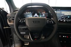AUDI Q5 e-Hybrid quattro | Tech pro | Pano | Carbon AUDI Q5 e-Hybrid quattro | Tech pro | Pano | Carbon