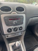 Ford Focus Lim. Style + - Ford Focus aus 2010: ST