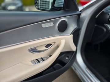 Mercedes E 220 - 11