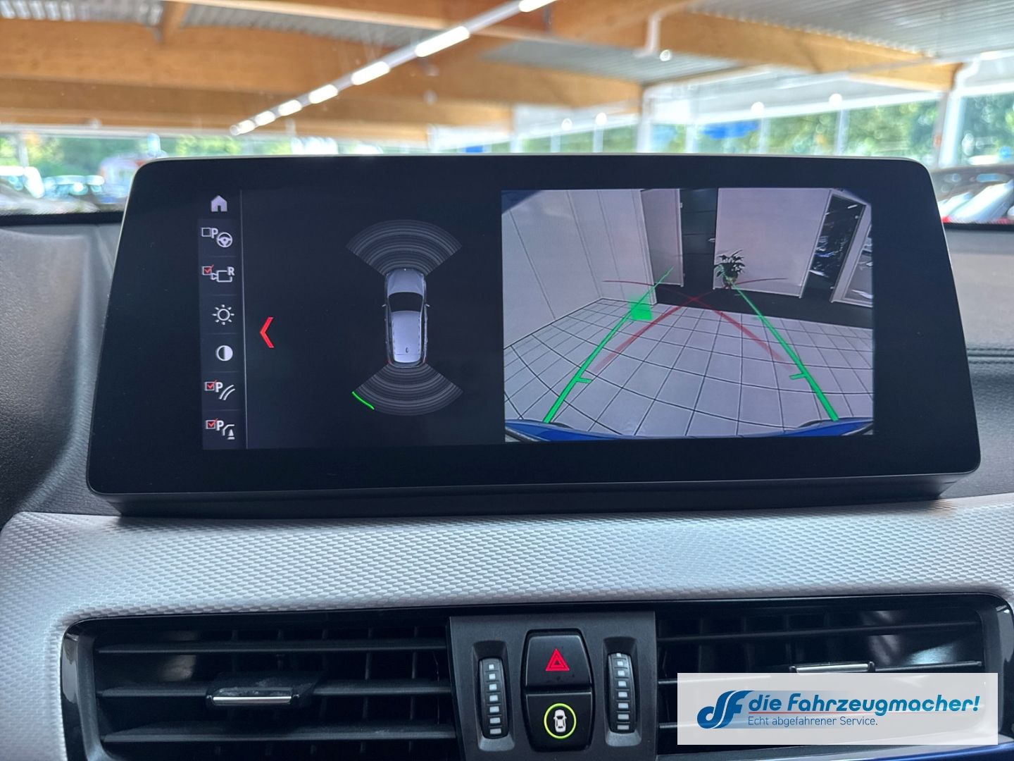 Fahrzeugabbildung BMW X1 xDrive 25 e M Sport M Sport Sportpaket HUD AH