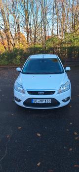 Ford Focus 1,6 Viva Weiß - Ford Focus Viva mit Benzin-Antrieb