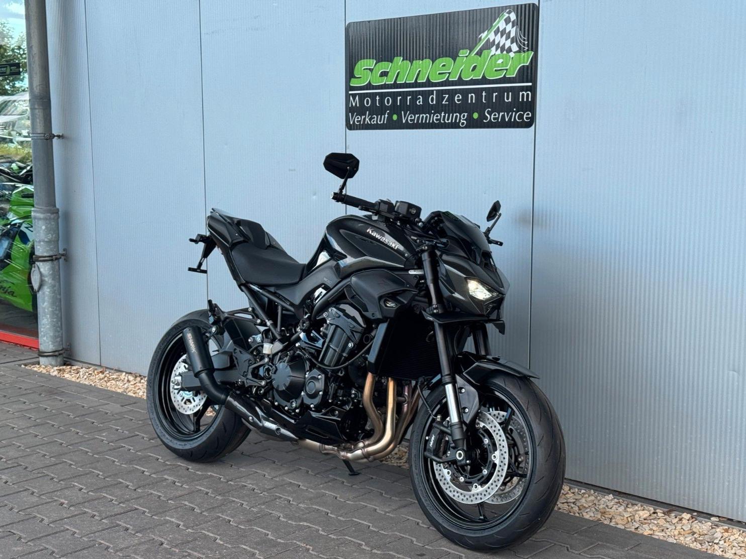 Kawasaki Z900 2026 Black Edition Shark Kurzheck