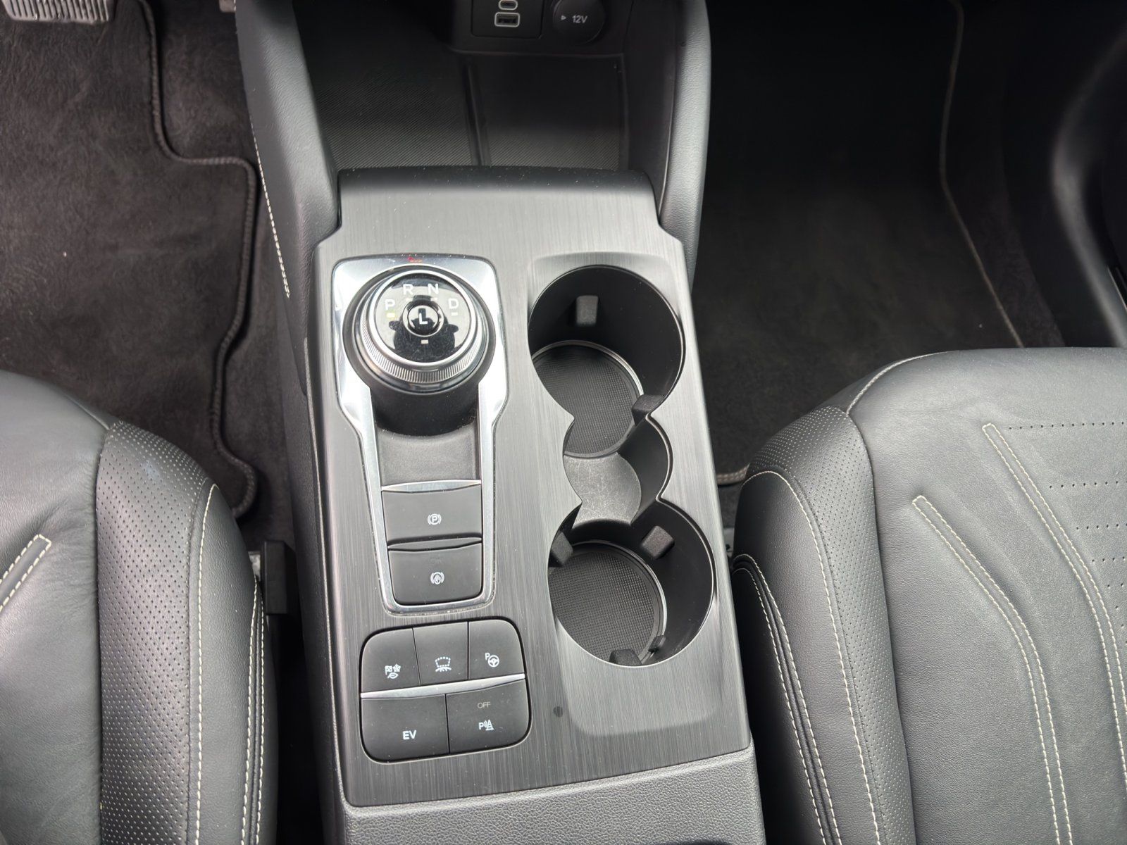 Fahrzeugabbildung Ford Kuga Plug-In Hybrid Vignale