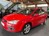 Ford Focus 1.6*TOP*KLIMA*SHZ*AHK*ALLWETTER*TÜV NEU - Ford Focus aus 2007 mit Benzin-Antrieb: Limousine