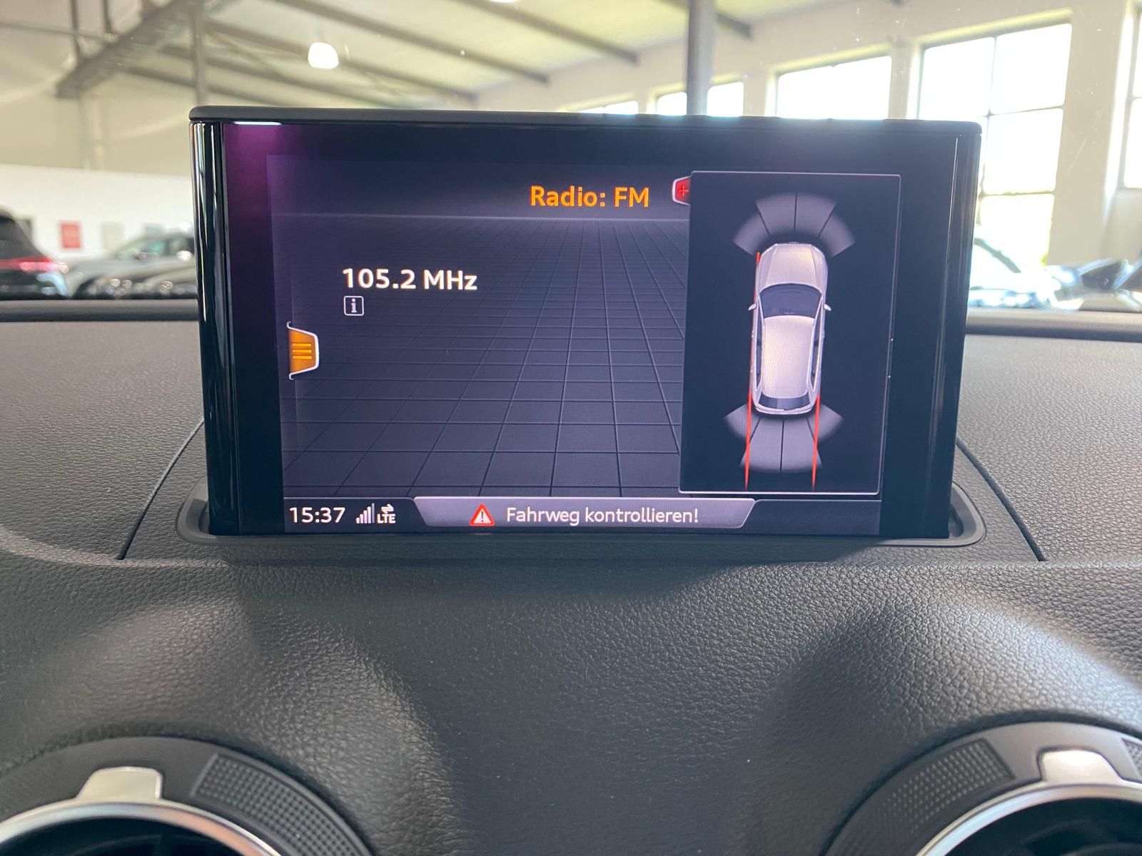 Fahrzeugabbildung Audi A3 30 TDI Sportback/Navi/LED/SH/