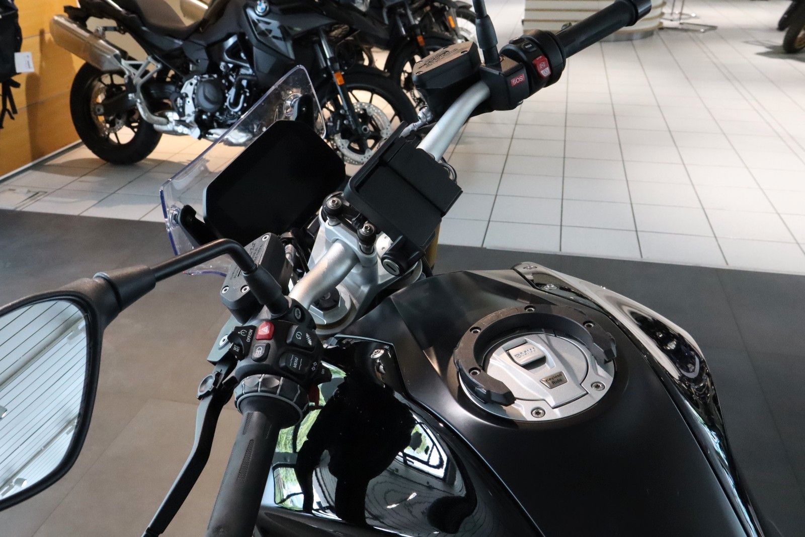Fahrzeugabbildung BMW R1250R