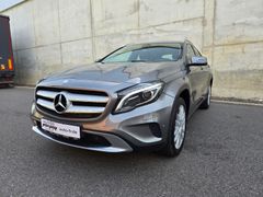 MERCEDES-BENZ GLA 200 1,6 Benzin Navi Automatik 80Tkm TÜV01/28