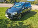 Suzuki SX4 - Suzuki SX4: Suzuk