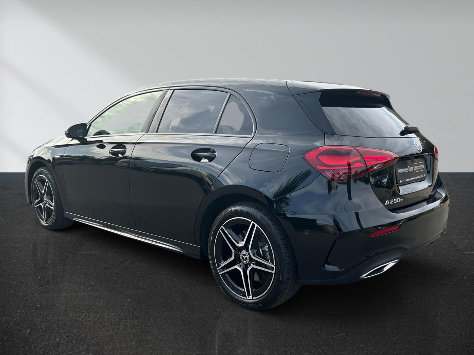 Mercedes-Benz A 250 e AMG+Night+Advanced+Sound+AHK+Distr+Kam