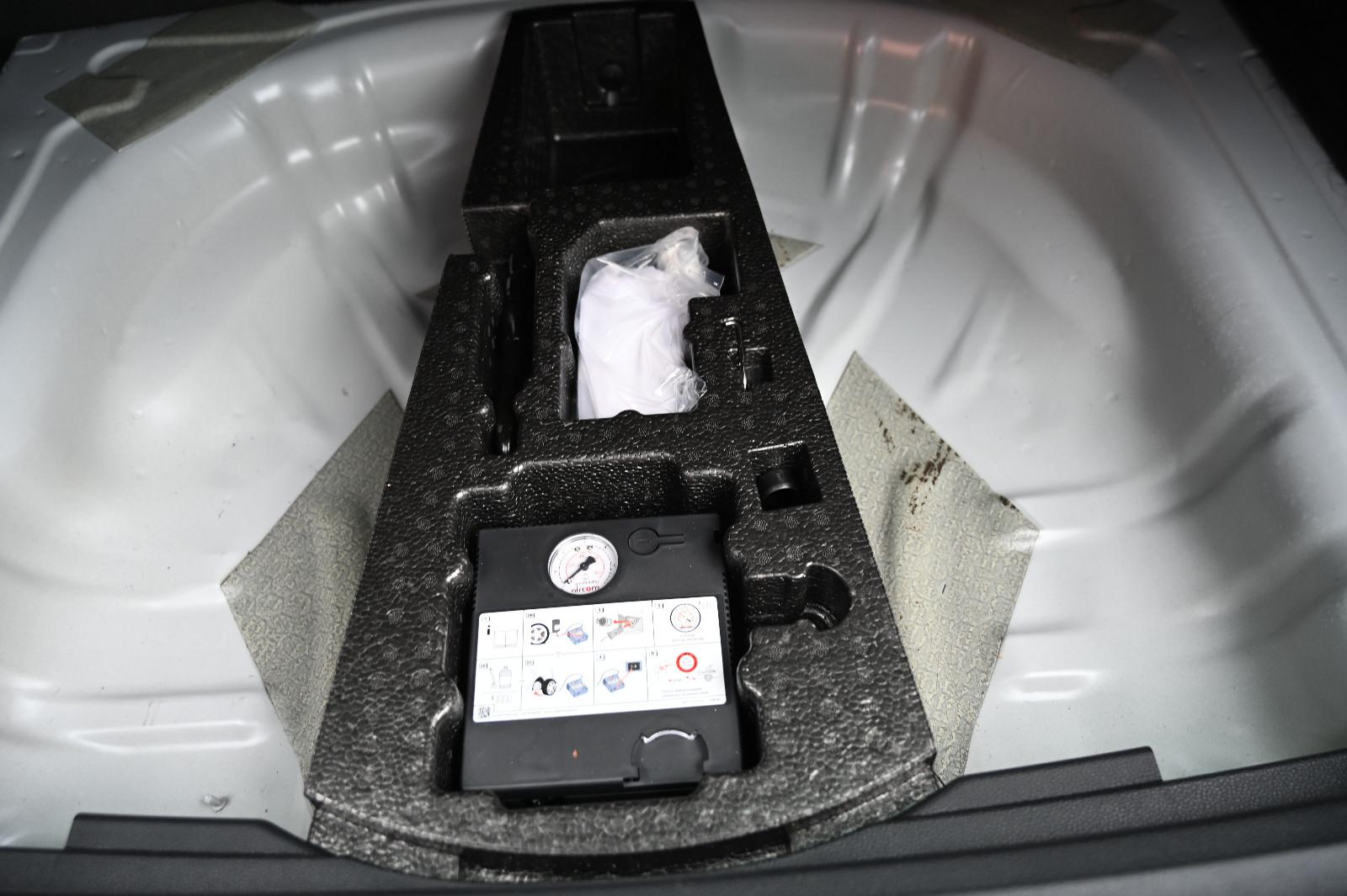 Skoda Karoq 1.5 TSI Sportline Navi CarPlay LED PDC