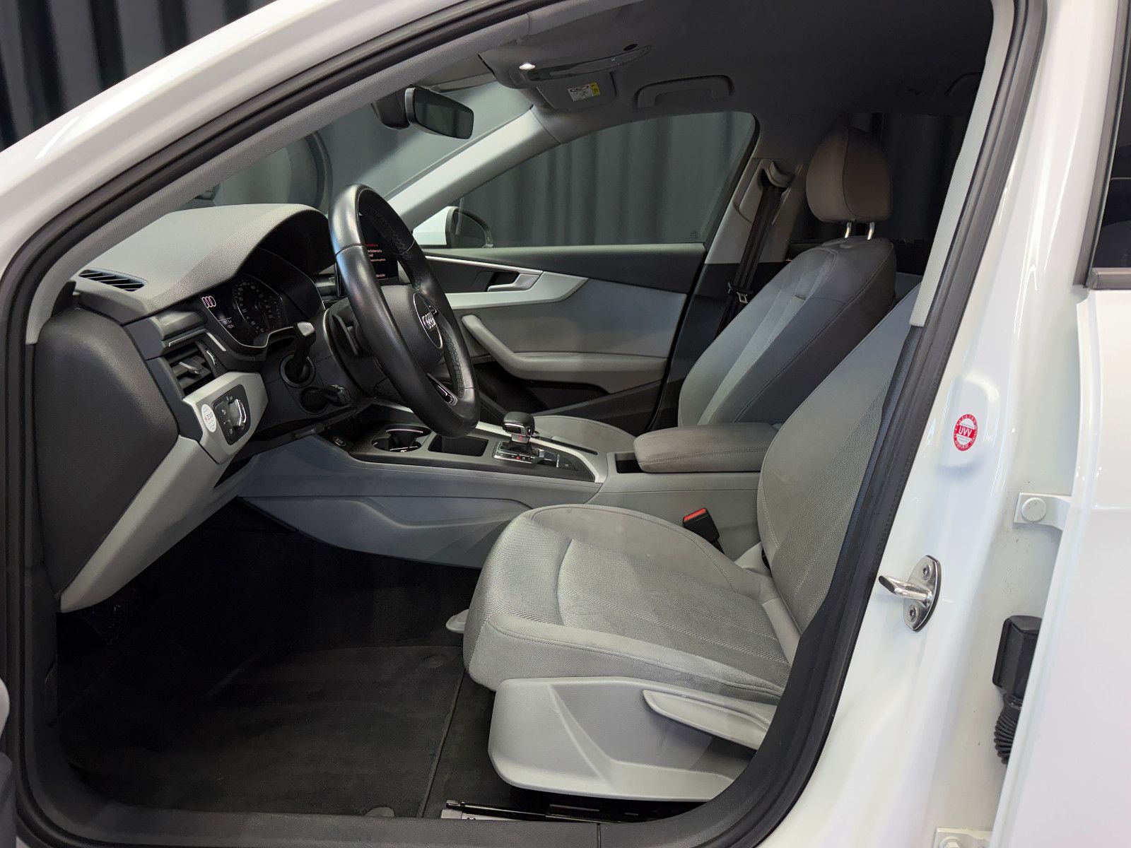Fahrzeugabbildung Audi A4 Avant 35 TDI advanced|MATRIX|LCI|RF-KAMERA