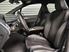 Fahrzeugabbildung BMW 218i Active Tourer M Sport --AHK/HiFi/HeadUp/ACC