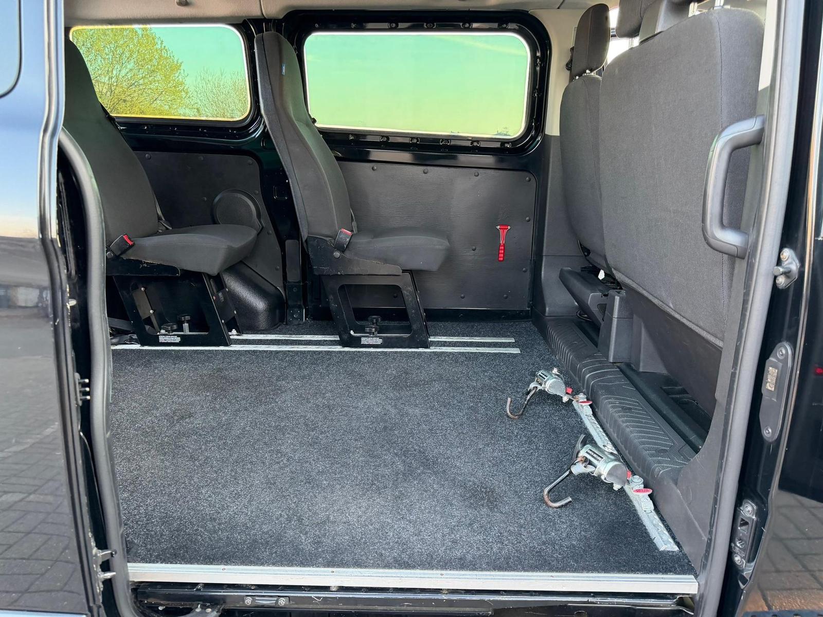 Ford Transit Custom Ambiente Behindertengerecht
