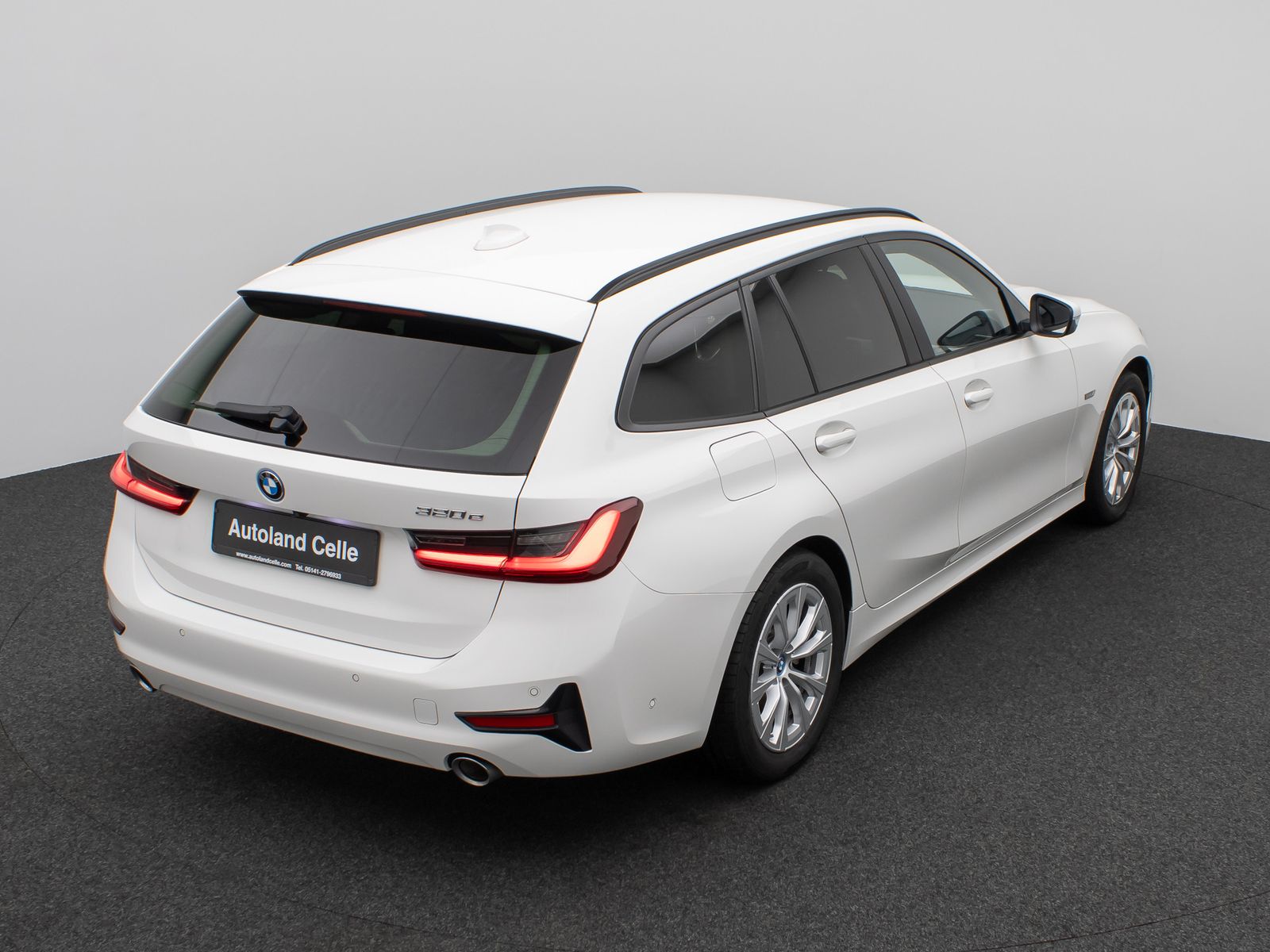 Fahrzeugabbildung BMW 320e  Kamera Laser HUD DAB HiFi Komfort Alarm